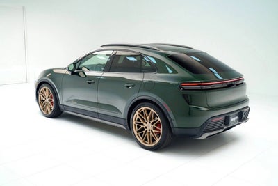 2025 Porsche Macan Turbo