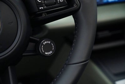 2025 Porsche Macan Turbo