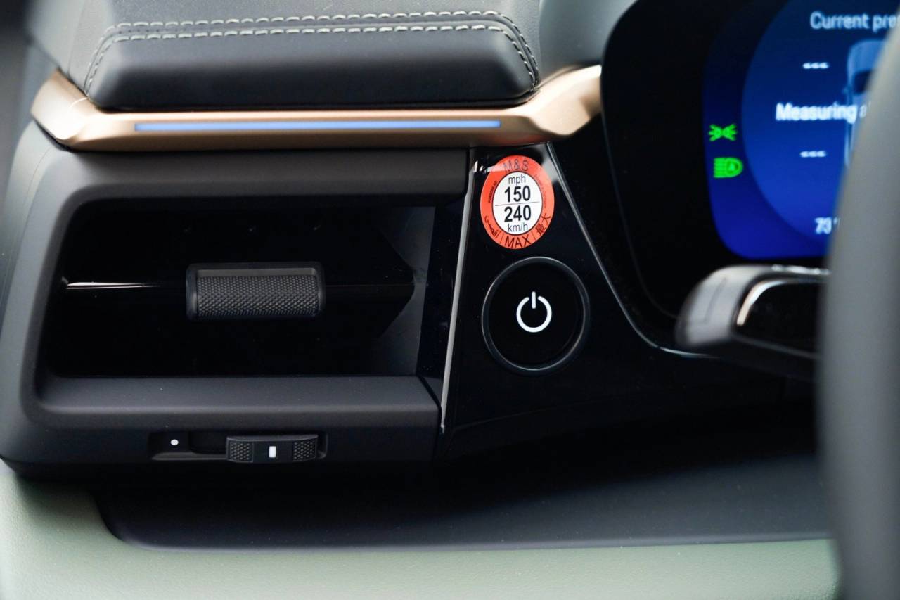 2025 Porsche Macan Turbo