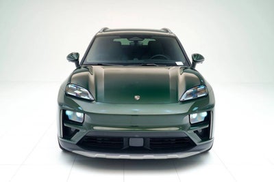 2025 Porsche Macan Turbo