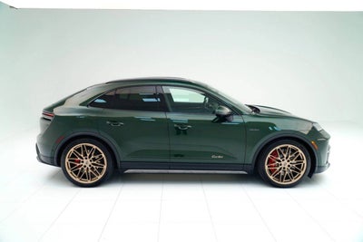 2025 Porsche Macan Turbo