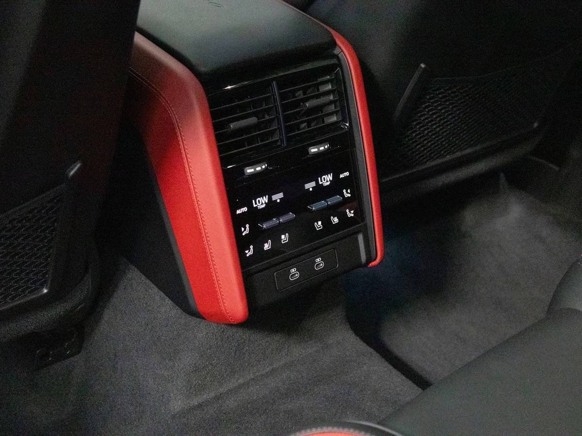 2026 Porsche Cayenne Cayenne Turbo Electric