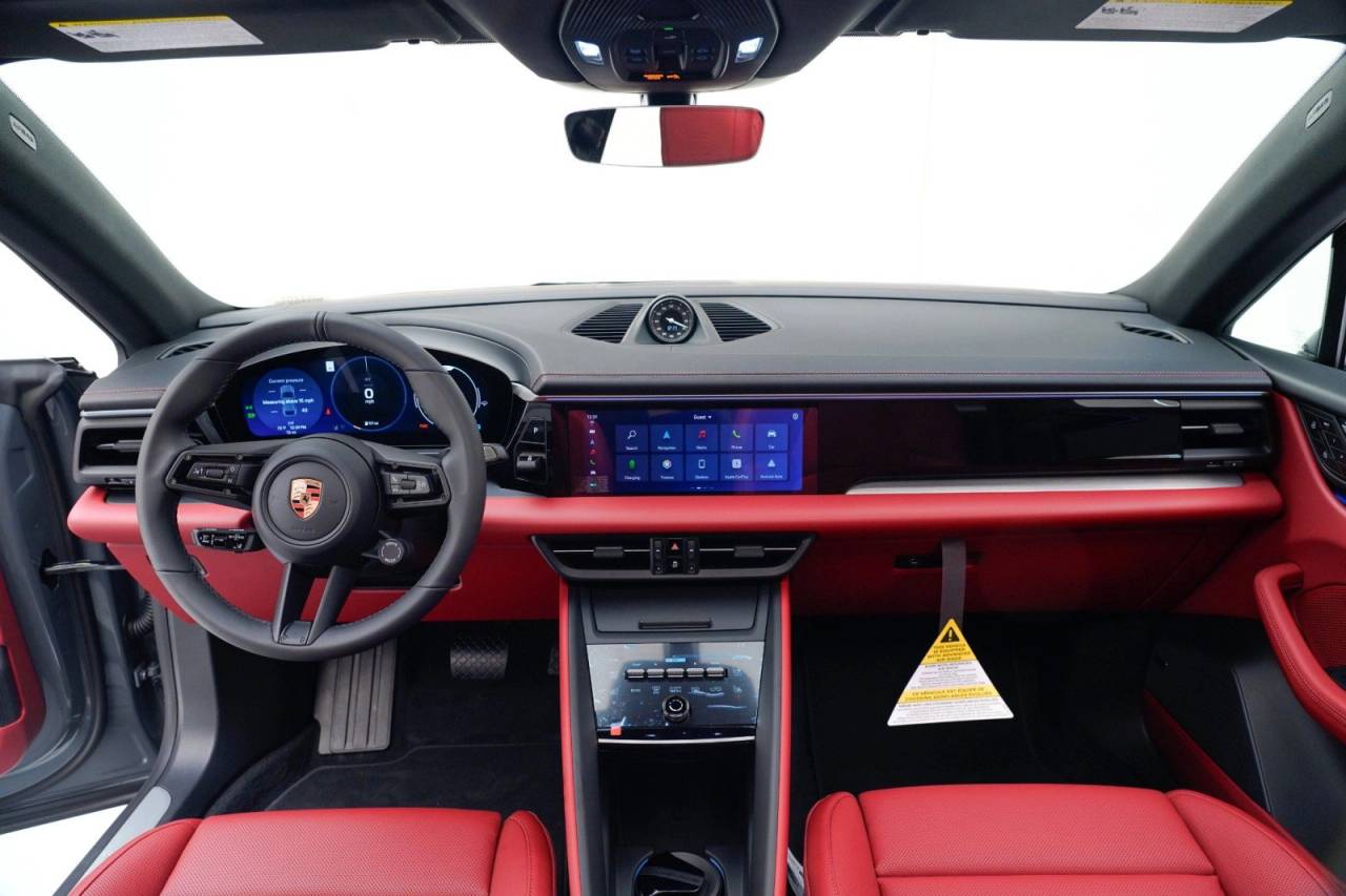 2025 Porsche Macan Base