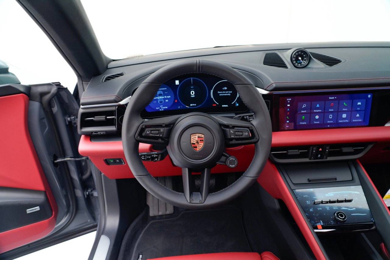 2025 Porsche Macan Base