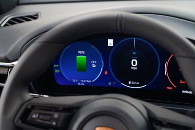 2025 Porsche Macan Base