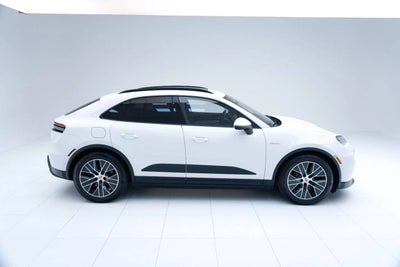 2025 Porsche Macan Base