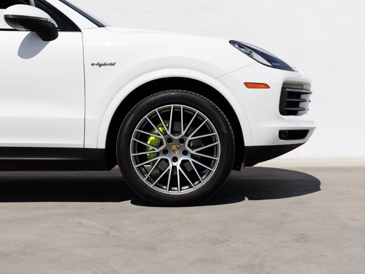 2023 Porsche Cayenne Platinum Edition