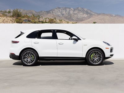 2023 Porsche Cayenne Platinum Edition
