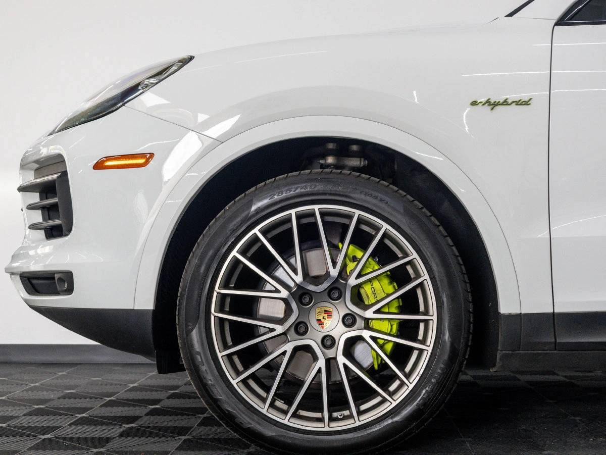 2023 Porsche Cayenne Cayenne E-Hybrid Platinum Edition