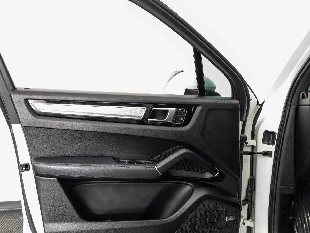 2023 Porsche Cayenne Cayenne E-Hybrid Platinum Edition