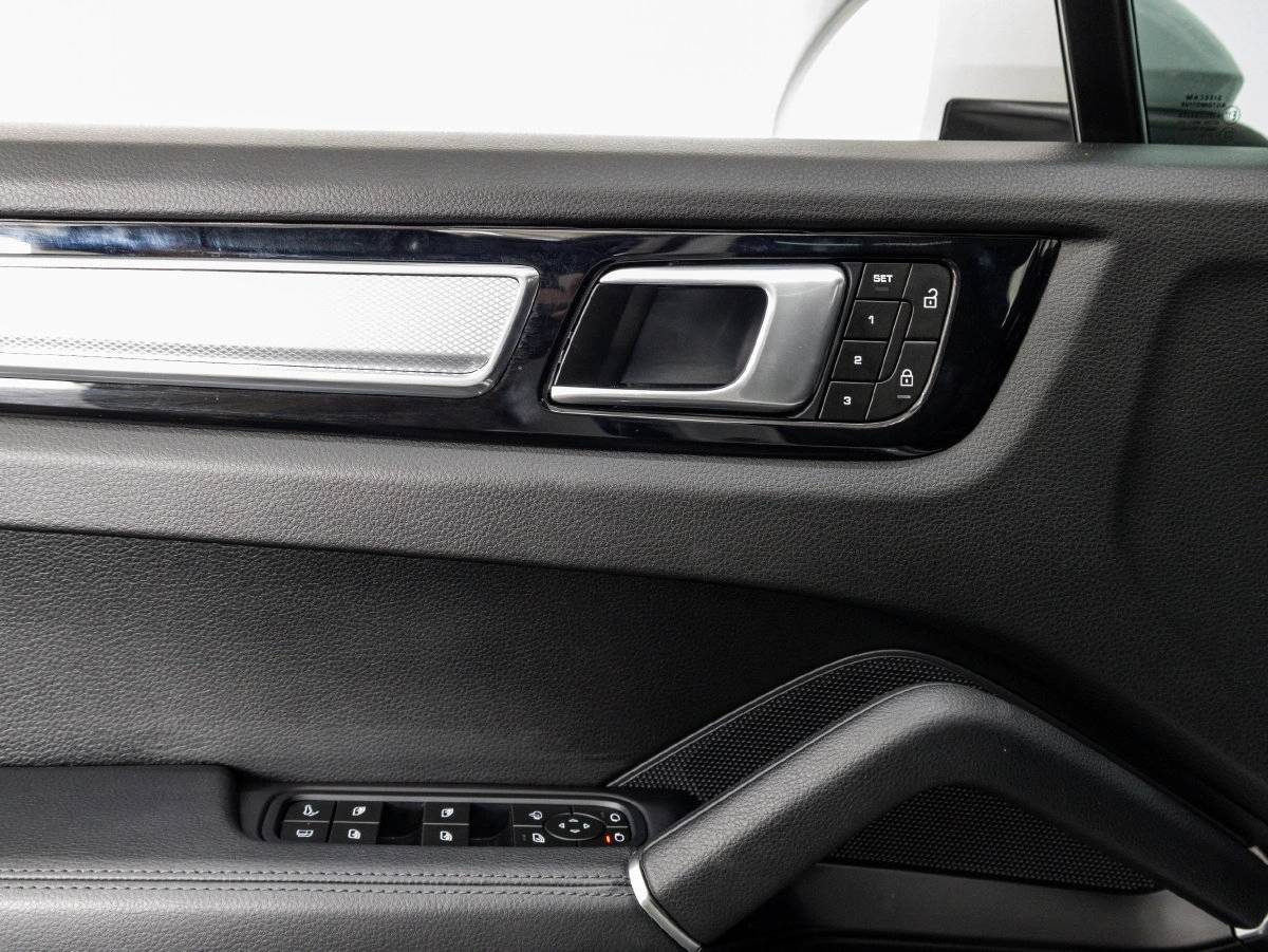 2023 Porsche Cayenne Cayenne E-Hybrid Platinum Edition
