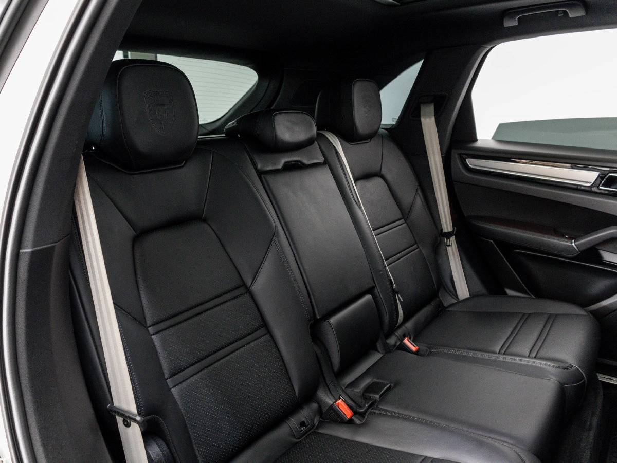 2023 Porsche Cayenne Cayenne E-Hybrid Platinum Edition