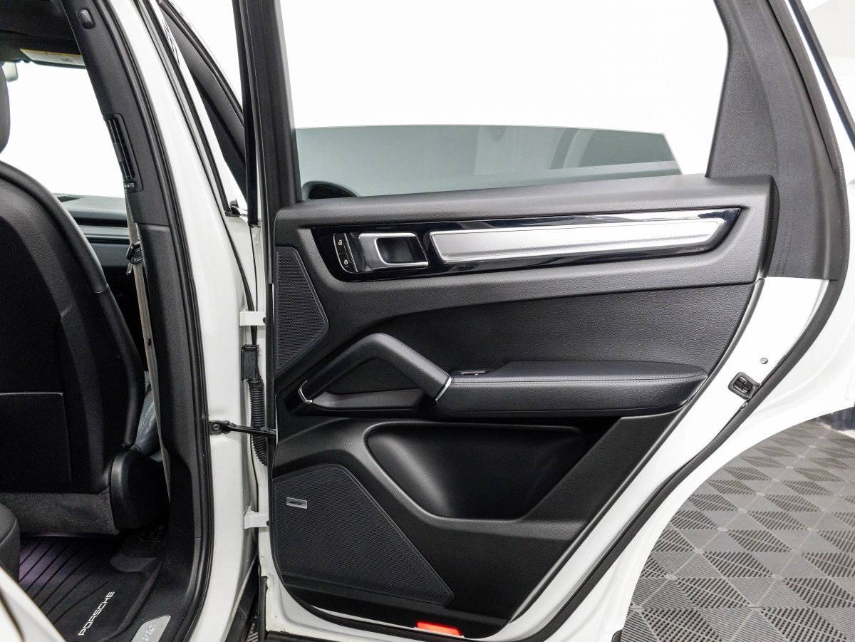 2023 Porsche Cayenne Cayenne E-Hybrid Platinum Edition