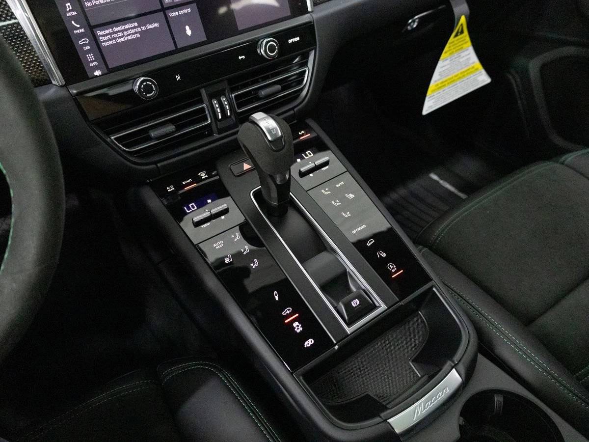 2026 Porsche Macan Macan GTS