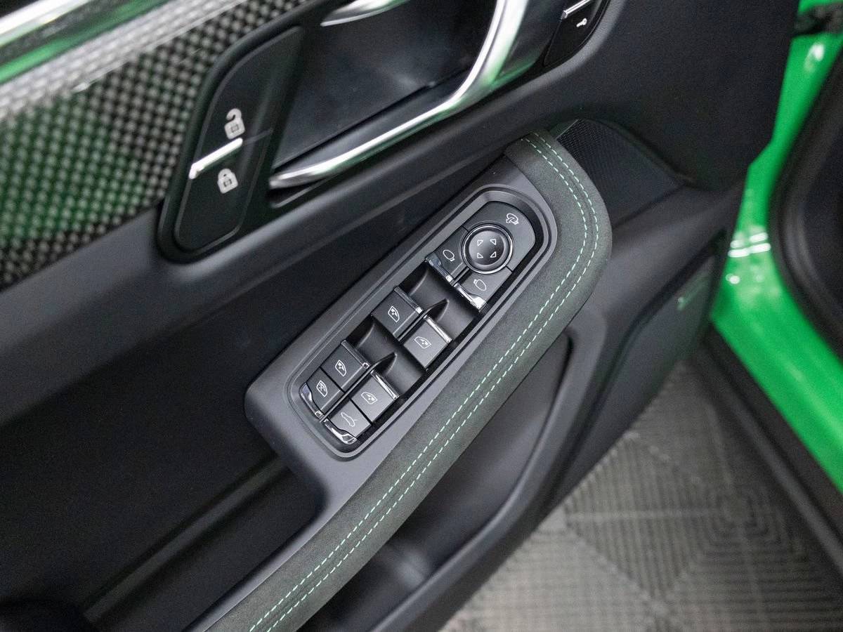 2026 Porsche Macan Macan GTS