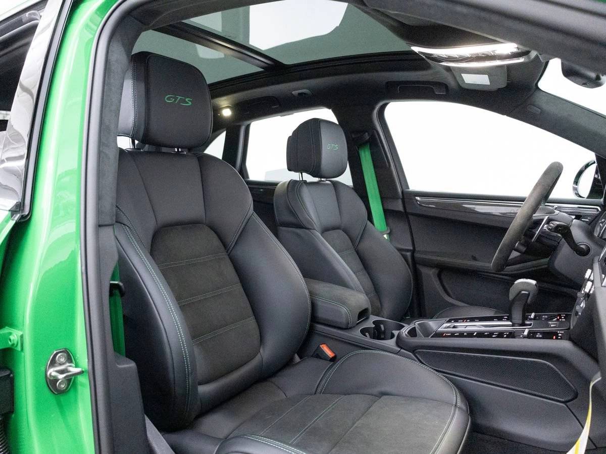 2026 Porsche Macan Macan GTS
