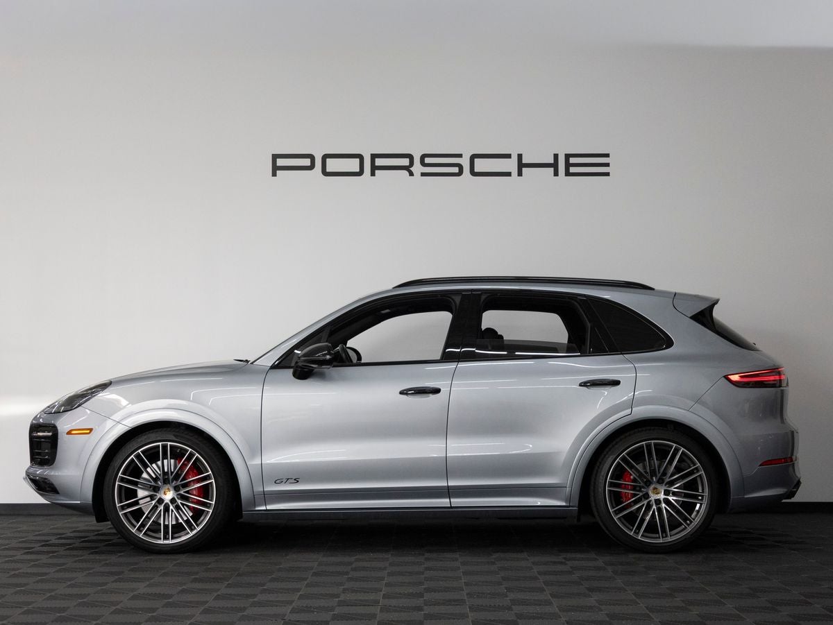 2023 Porsche Cayenne Cayenne GTS (MY23)