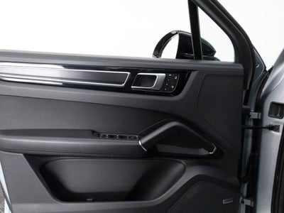 2023 Porsche Cayenne Cayenne GTS (MY23)