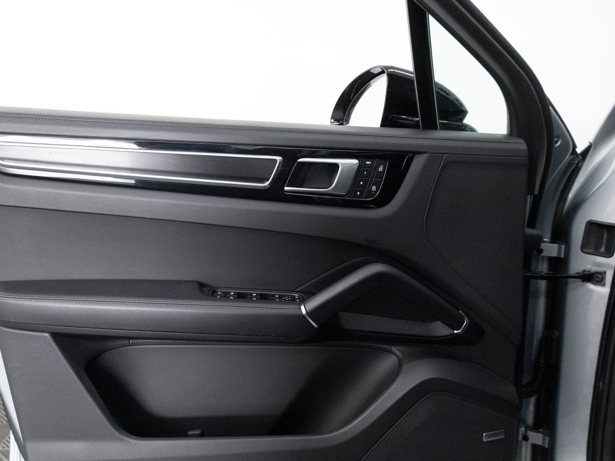 2023 Porsche Cayenne Cayenne GTS (MY23)