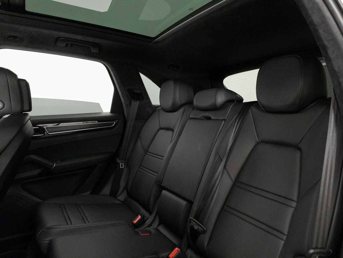 2023 Porsche Cayenne Cayenne GTS (MY23)