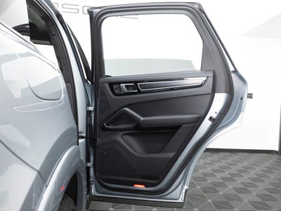2023 Porsche Cayenne Cayenne GTS (MY23)