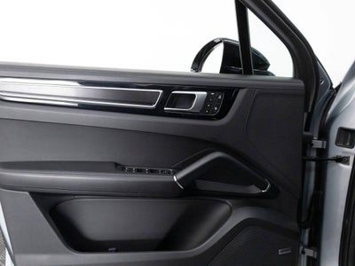 2023 Porsche Cayenne Cayenne GTS (MY23)