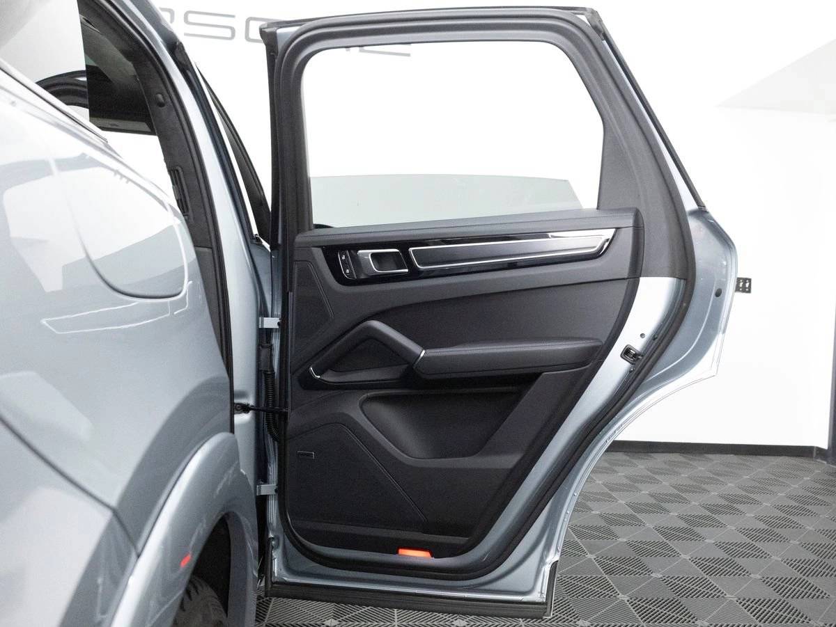 2023 Porsche Cayenne Cayenne GTS (MY23)
