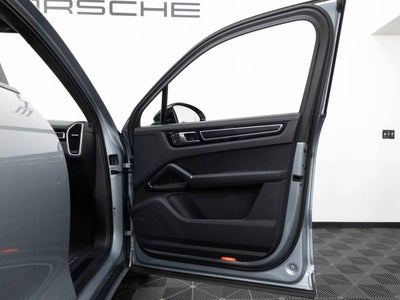 2023 Porsche Cayenne Cayenne GTS (MY23)