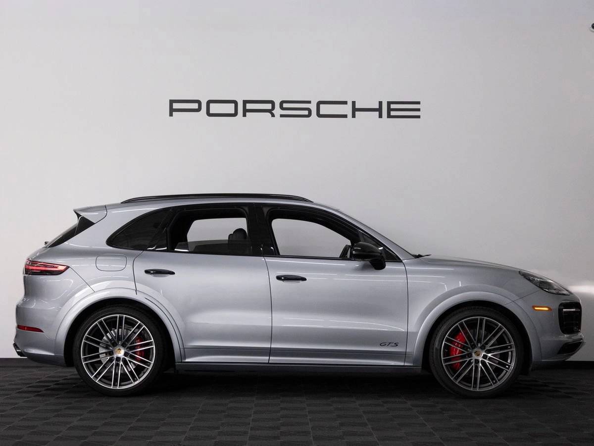 2023 Porsche Cayenne Cayenne GTS (MY23)