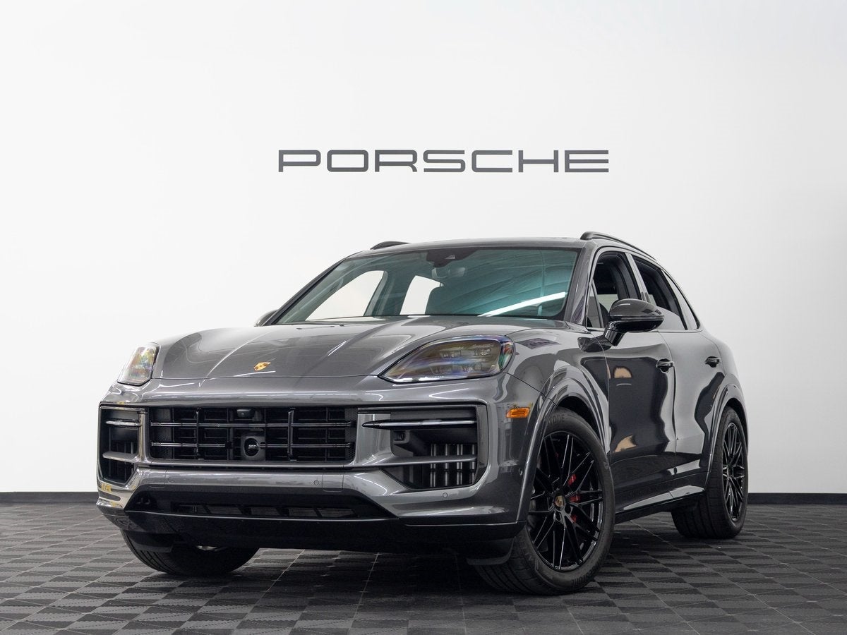 2025 Porsche Cayenne GTS
