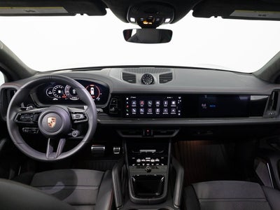 2025 Porsche Cayenne GTS