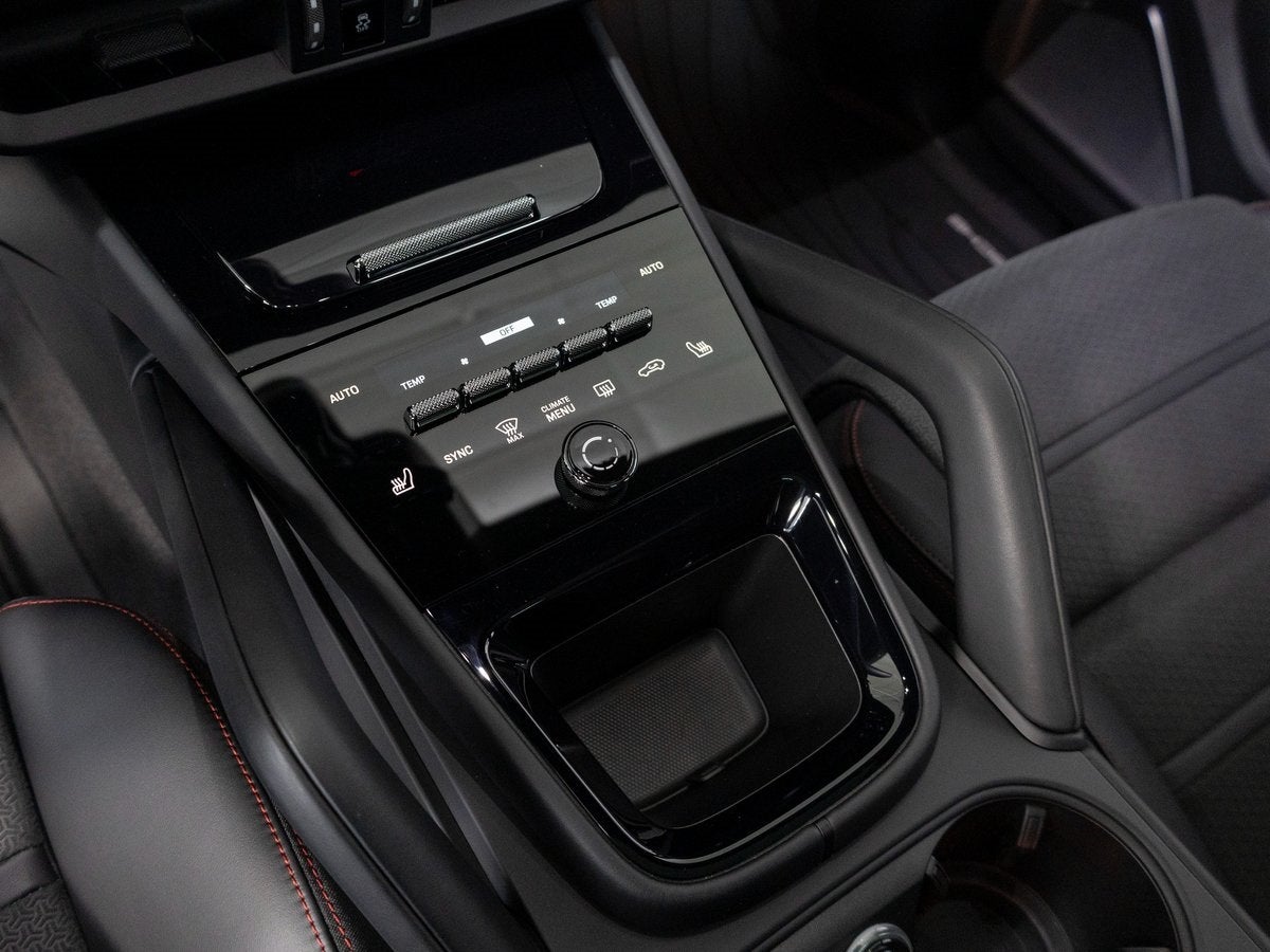 2025 Porsche Cayenne GTS