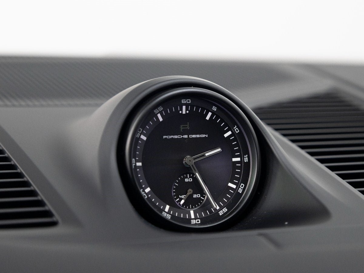 2025 Porsche Cayenne GTS