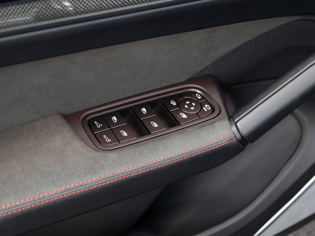 2025 Porsche Cayenne GTS