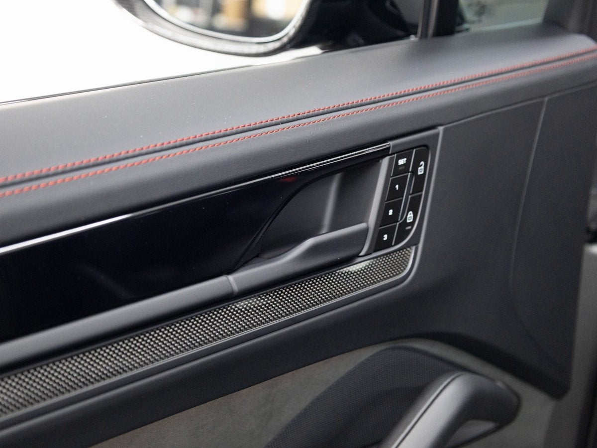 2025 Porsche Cayenne GTS