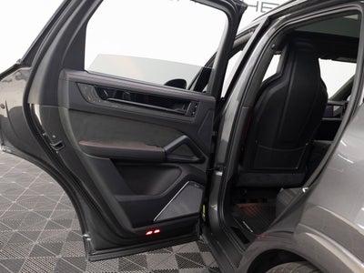 2025 Porsche Cayenne GTS