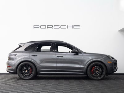 2025 Porsche Cayenne GTS