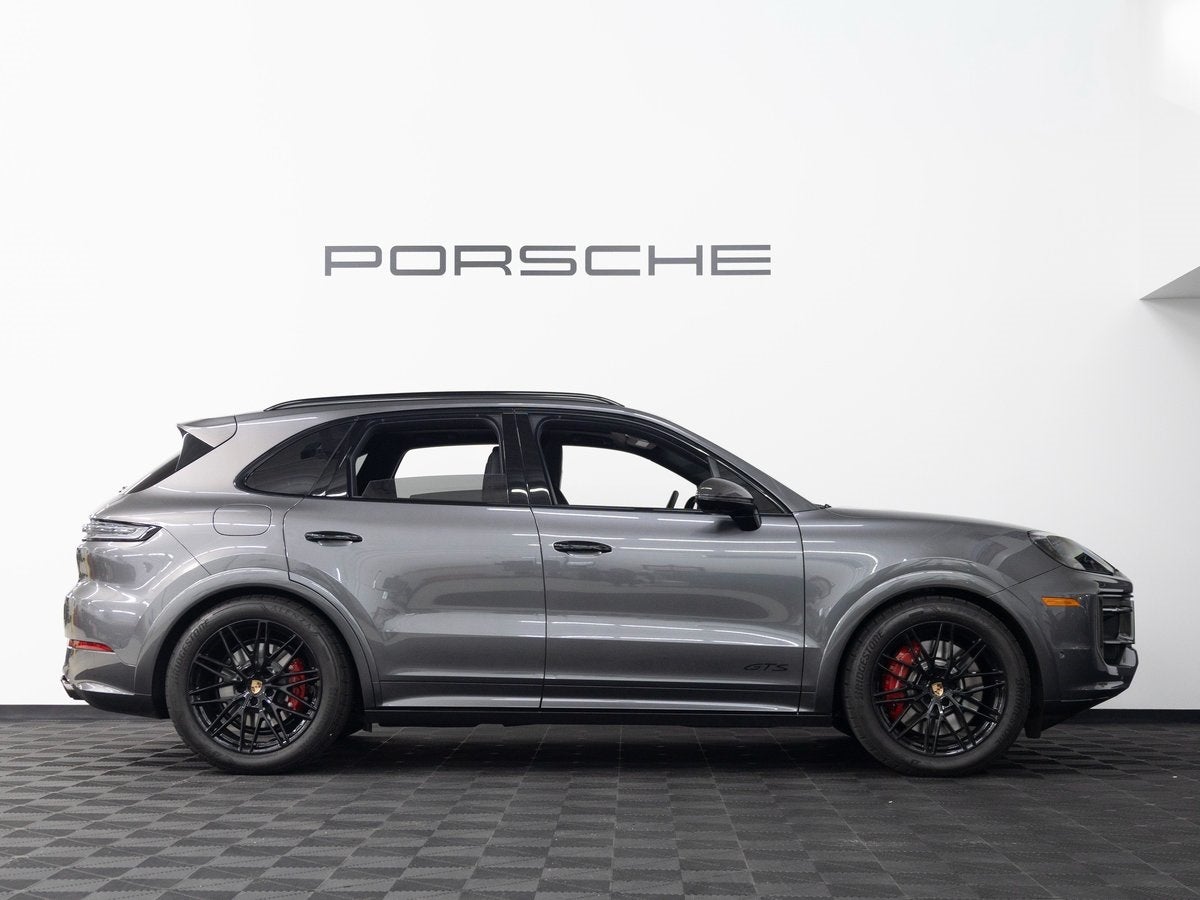 2025 Porsche Cayenne GTS
