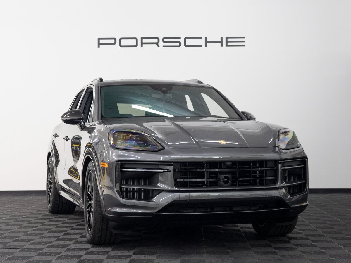 2025 Porsche Cayenne GTS