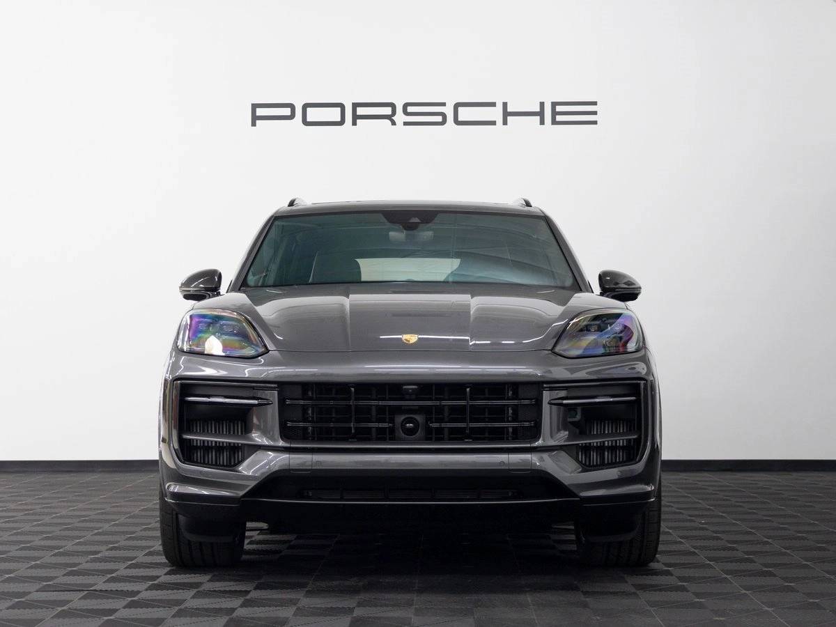 2025 Porsche Cayenne GTS