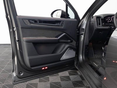 2025 Porsche Cayenne GTS