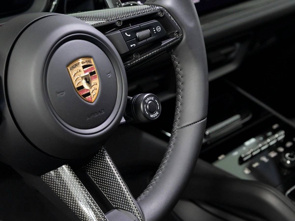 2025 Porsche Cayenne GTS
