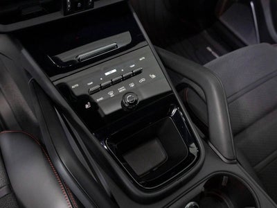 2025 Porsche Cayenne GTS