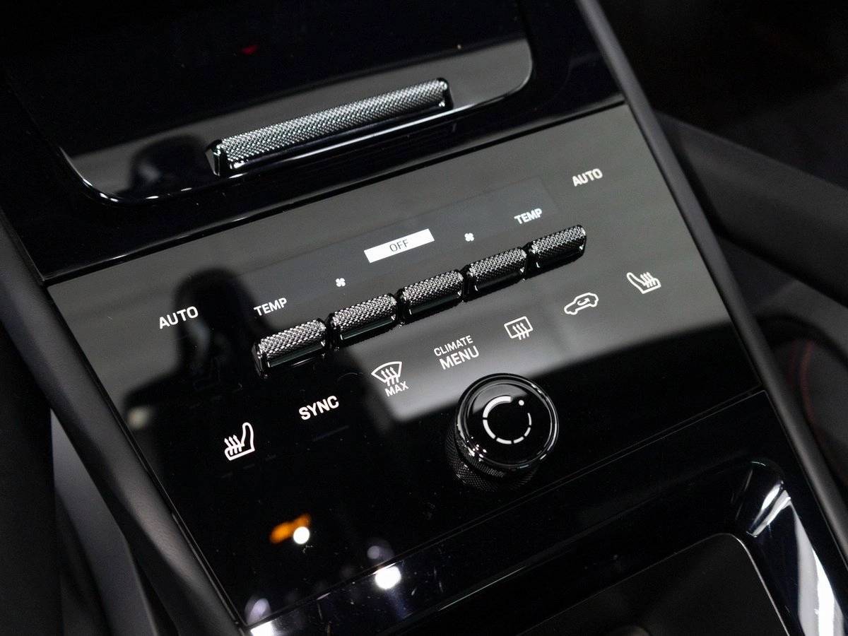 2025 Porsche Cayenne GTS