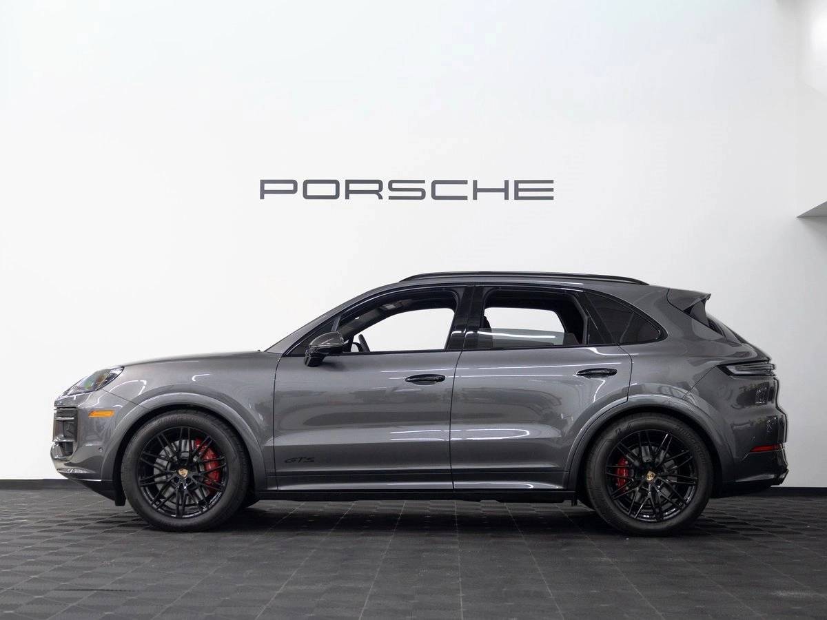 2025 Porsche Cayenne GTS