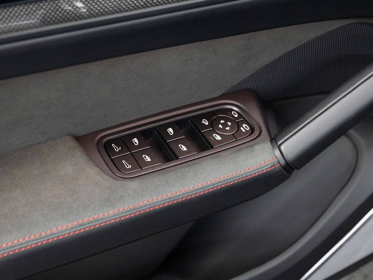 2025 Porsche Cayenne GTS