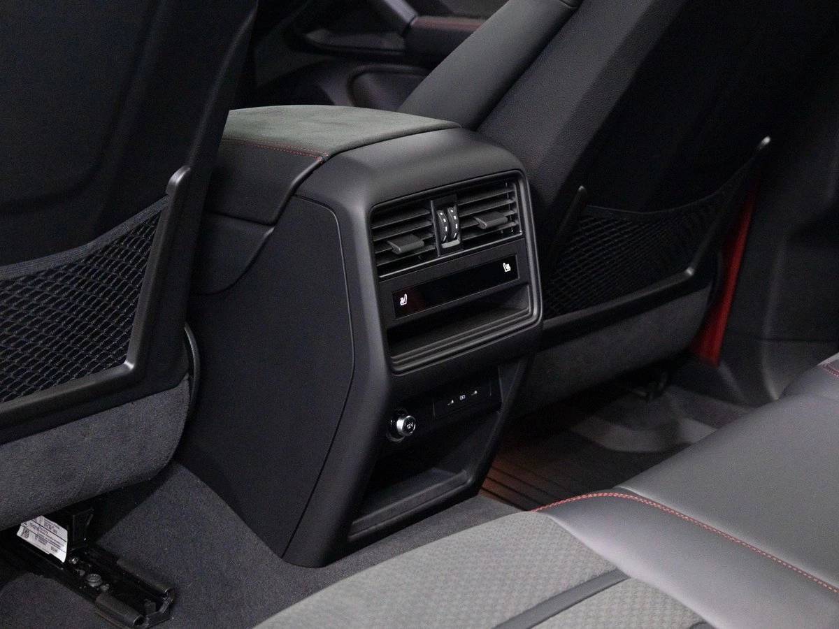 2025 Porsche Cayenne GTS