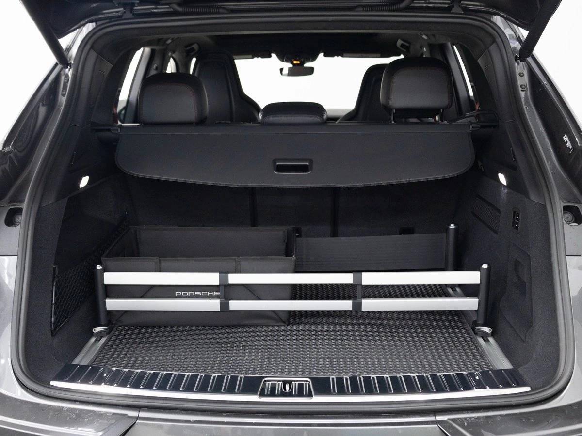 2025 Porsche Cayenne GTS