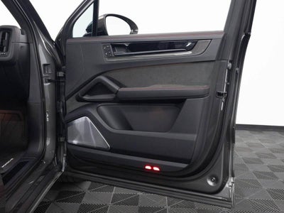 2025 Porsche Cayenne GTS