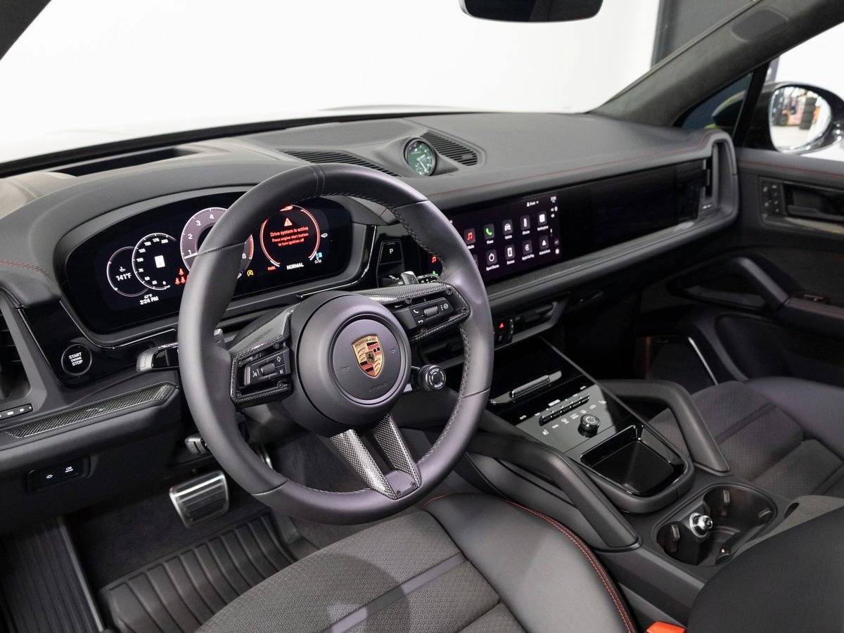 2025 Porsche Cayenne GTS